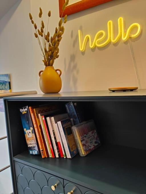 شقة La Feline - Duplex - Vieux Valenciennes - Familial المظهر الخارجي الصورة