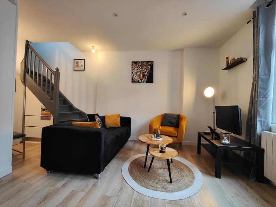 شقة La Feline - Duplex - Vieux Valenciennes - Familial المظهر الخارجي الصورة