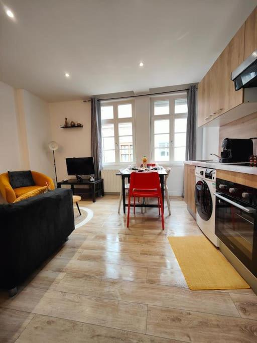 شقة La Feline - Duplex - Vieux Valenciennes - Familial المظهر الخارجي الصورة