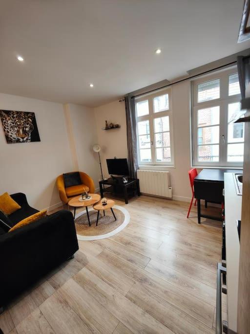 شقة La Feline - Duplex - Vieux Valenciennes - Familial المظهر الخارجي الصورة